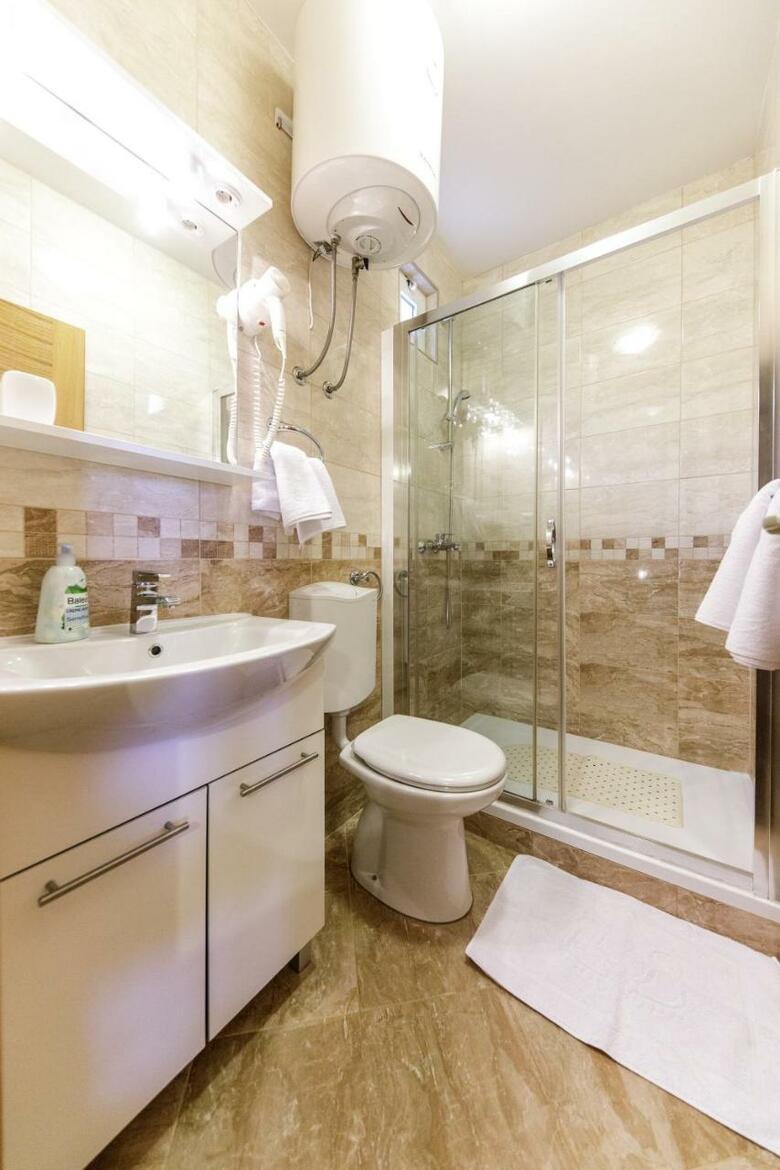 Residencia Guesthouse Anica