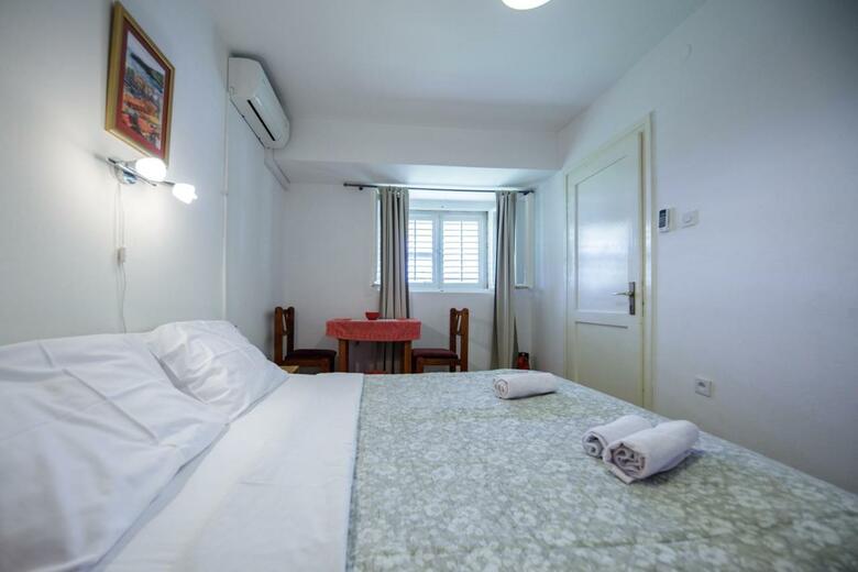Residencia Guesthouse Anica