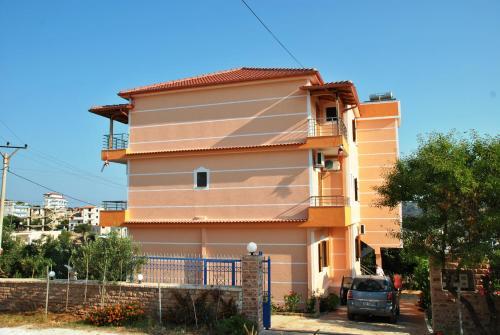 Hostal Albanian Happines Guesthouse