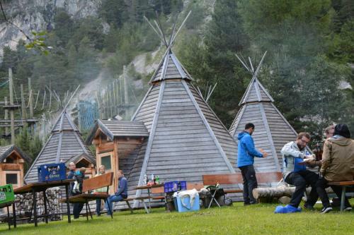 Tipi Dorf Gr�bming