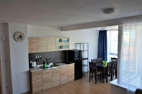 Oasis Laguna Apartments