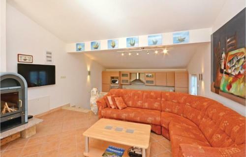 Holiday Home Vrboska With Fireplace 06