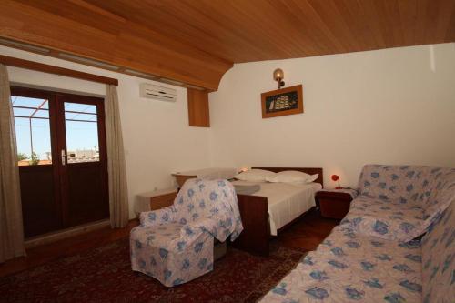 Hostal Triple Room Baska Voda 6748b