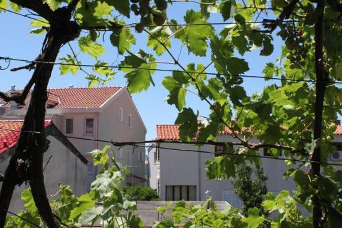 Hostal Triple Room Baska Voda 6748a