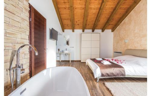 Holiday Home Bibici With Fireplace 04