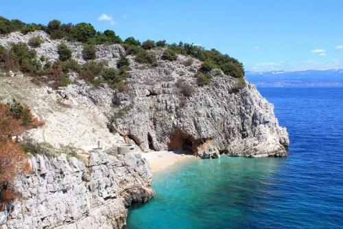 Hostal Rooms With Wifi Brsec (opatija) - 7768