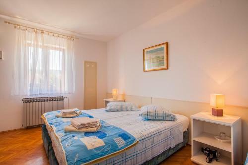 Hostal Rooms With A Parking Space Cres - 2512