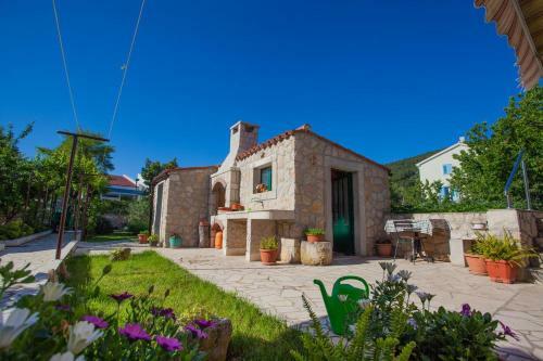 Hostal Rooms With A Parking Space Cres - 2512