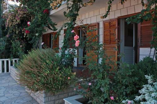 Hostal Triple Room Brela 2752a