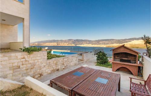 Apartment Pag With Sea View 2