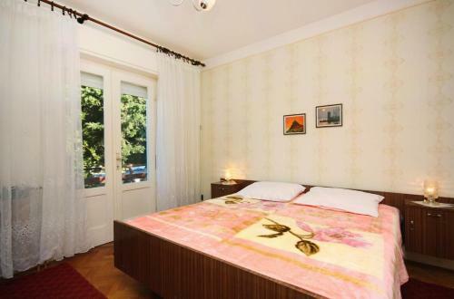 Hostal Double Room Banjol 4976c
