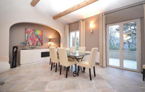 Holiday Home Cadenet 10