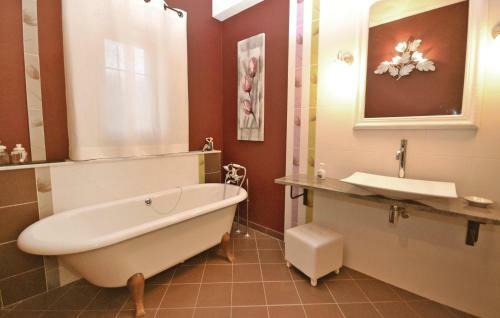 Holiday Home Cadenet 10
