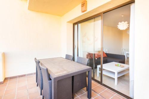 Duquesa Village Apartemento 2114