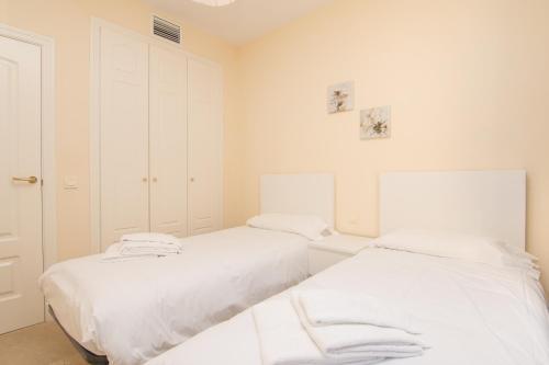 Duquesa Village Apartemento 2114