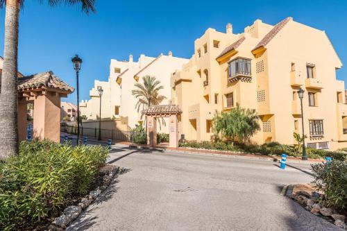 Duquesa Village Apartemento 2114