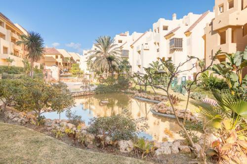 Duquesa Village Apartemento 2114