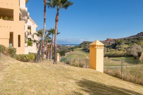 Duquesa Village Apartemento 2114
