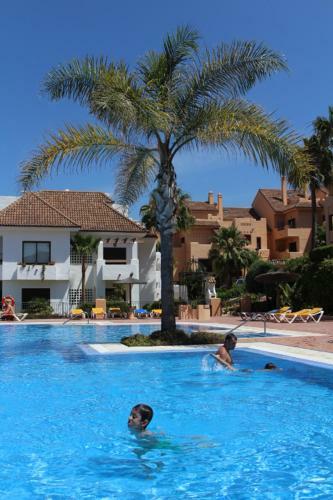 Duquesa Village Apartemento 2114