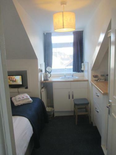 Bed & Breakfast Caledonia Guest House