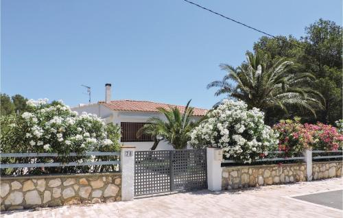Holiday Home Sant Jordi D'alfama 09