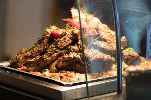 Hotel Royal Tulip Beach Resort