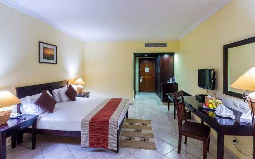 Hotel Royal Tulip Beach Resort