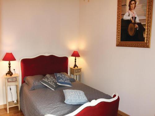 Holiday Home Pont Saint Esprit With Fireplace 03