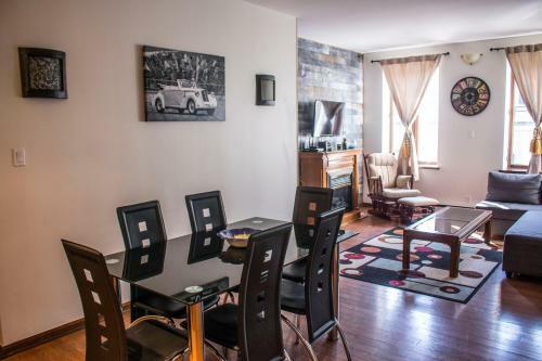 Cozy Apartment In Montreal's Heart