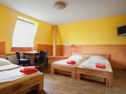 Hostal Alex 30 Hostel