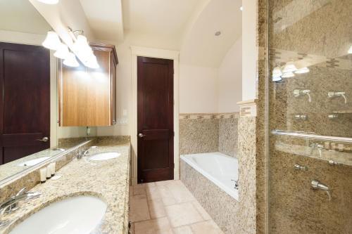 Apartamento Three-bedroom On West Fullerton Avenue Apt 4
