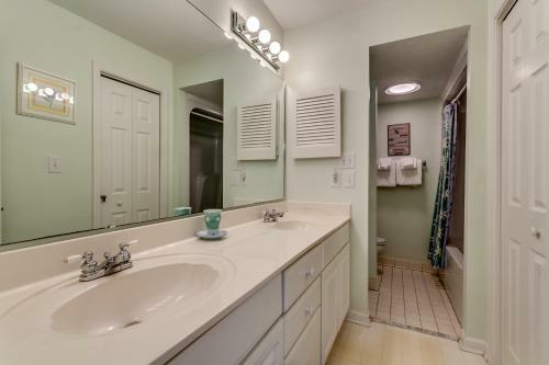 Anchorage II A12 Apartment