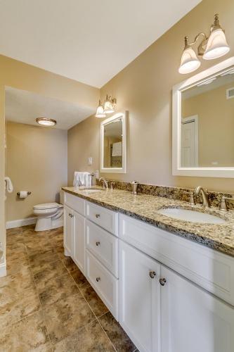 Anchorage I C10 Apartment