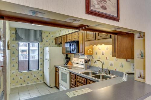 Anchorage II B15 Apartment