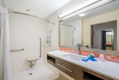 Hotel Holiday Inn Express & Suites Nassau