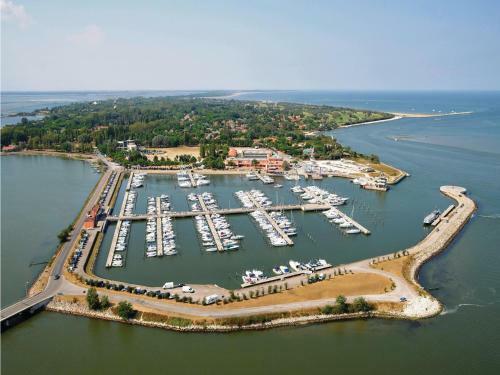 Holiday Home Albarella Ro 8