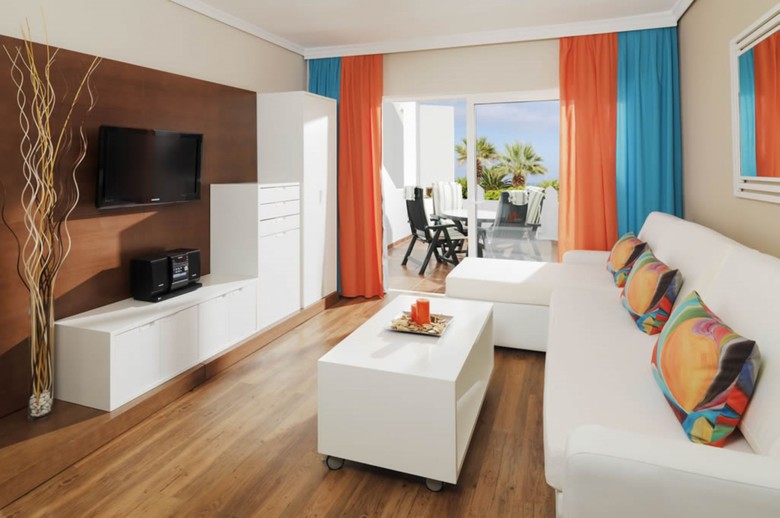 Aparthotel Regency Torviscas, Apartaments & Suites