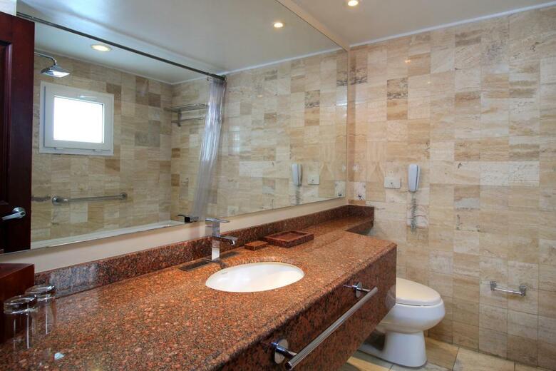 Hotel Windsor House Inn By Geh Suites