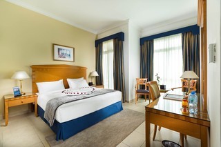 Apartamento Roda Metha Suites