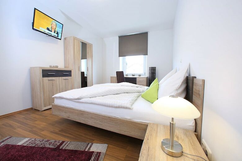 Hostal Pension Leonardo