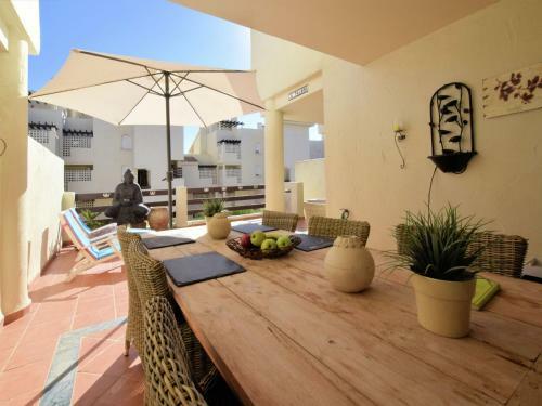 Cozy Apartment In Marbella With Swimming Pool