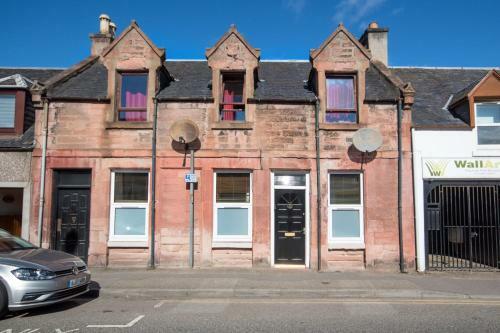 40 Tomnahurich Street Apartment