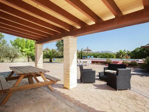Cozy Holiday Home With Private Pool In Alcudia