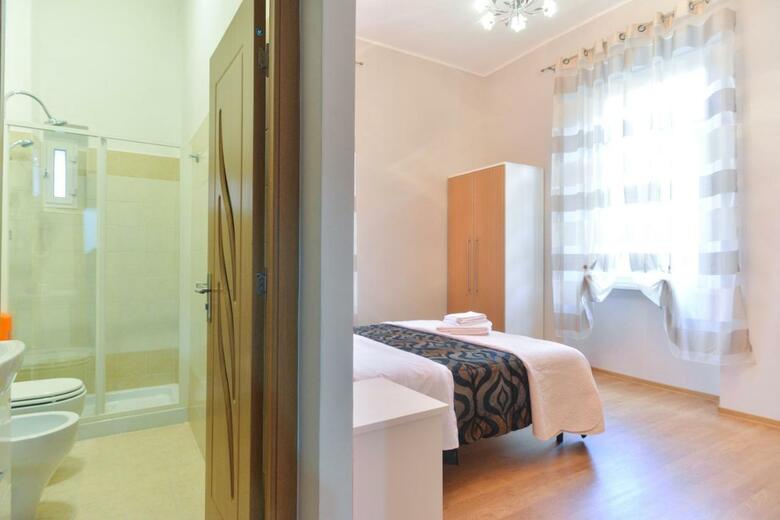 Bed & Breakfast B&t Rooms Trani