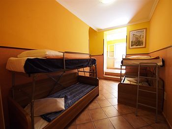 Hostal Alessandro Palace