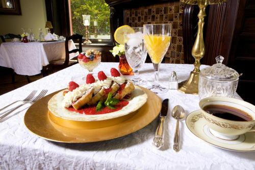 Dupont Mansion Historic Bed And Breakfast