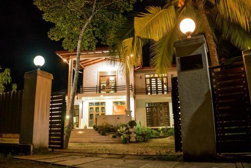 The Breeze Pinnawala Homestay