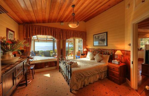 Island View Spa Cottage