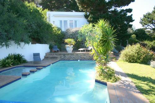Hostal Oceangolf Guest House