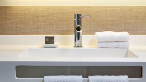 AC Hotel By Marriott Atlanta Buckhead At Phipps Plaza